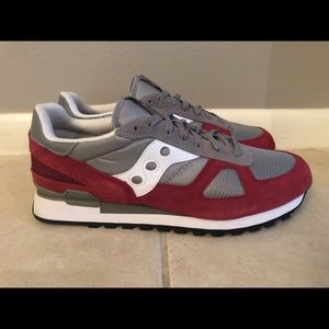 New Saucony sneaker size 14 . gry/red (maroonish)